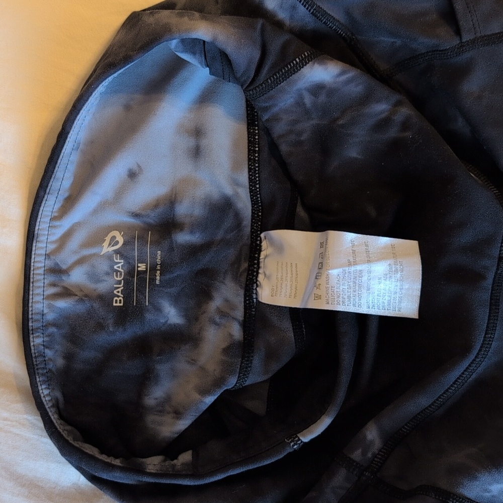Baleaf Women's Black and Gray Tie-Dye Bike Shorts Size Medium - Picture 4 of 13